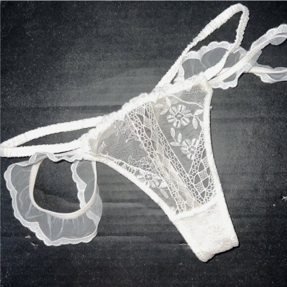 Victoria’s Secret Ivory White Beaded White Wedding Thong - Picture 14 of 15